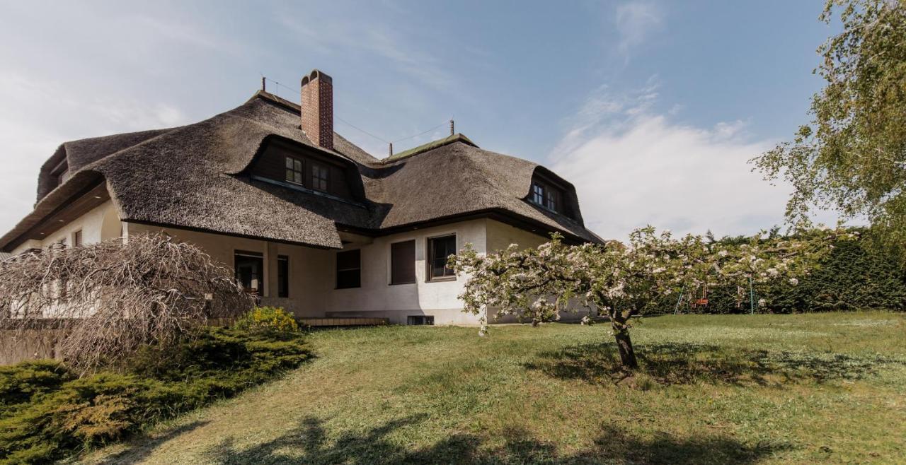 Ferienhaus Schilfvilla Mörbisch am See Dış mekan fotoğraf